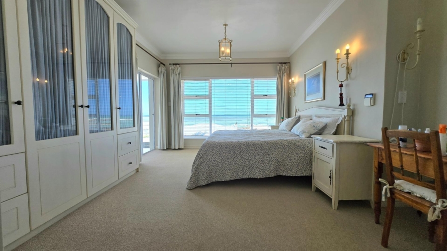 6 Bedroom Property for Sale in Franskraal Western Cape